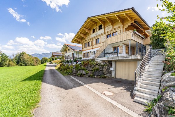 Berge und See direkt vor der Haustür