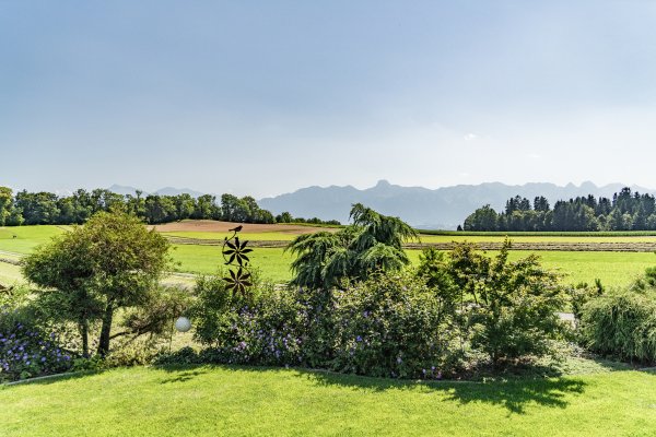 Ländliche Ruhe, spektakuläre Aussicht, moderner Wohnkomfort