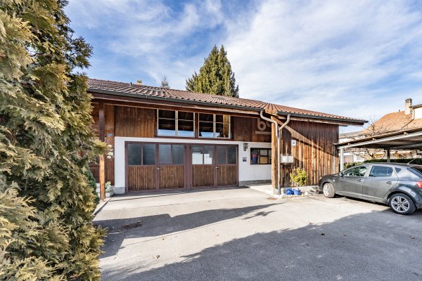 Vielseitige Gewerbeliegenschaft